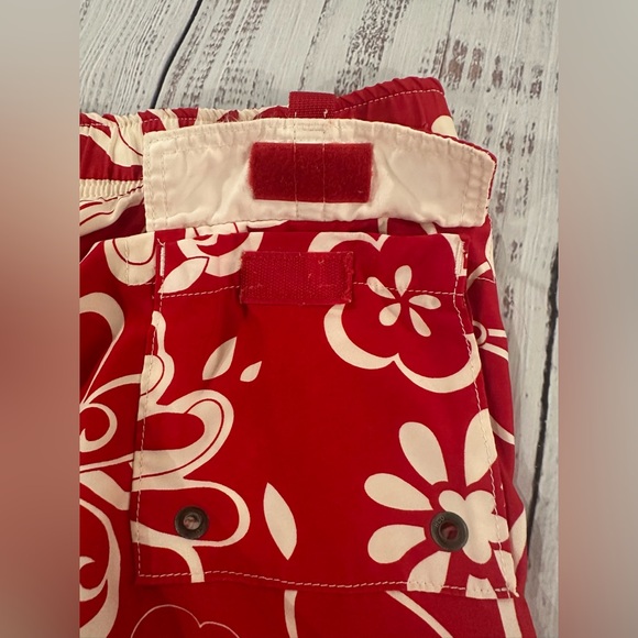 Vintage Hollister Men’s M. Red Hawaiian Floral & Logo Cargo Swim Trunk Shorts - Picture 12 of 13